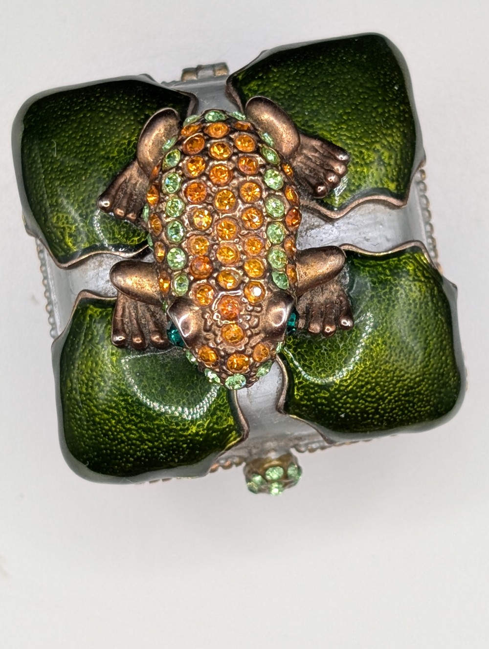 Frog trinket/pill box