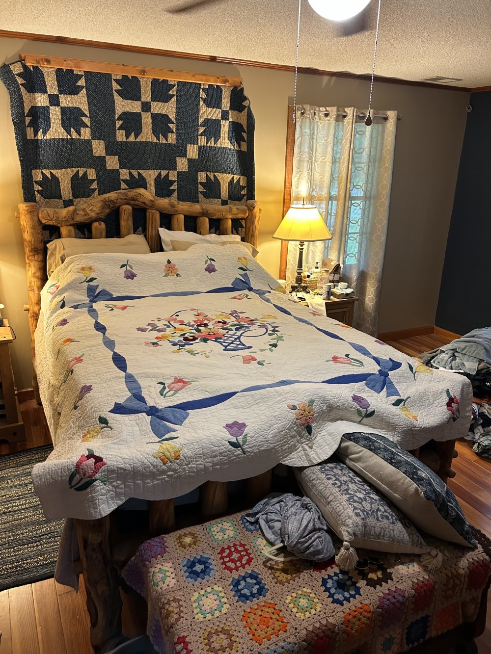 Quilt Blue Bow Basket Applique
