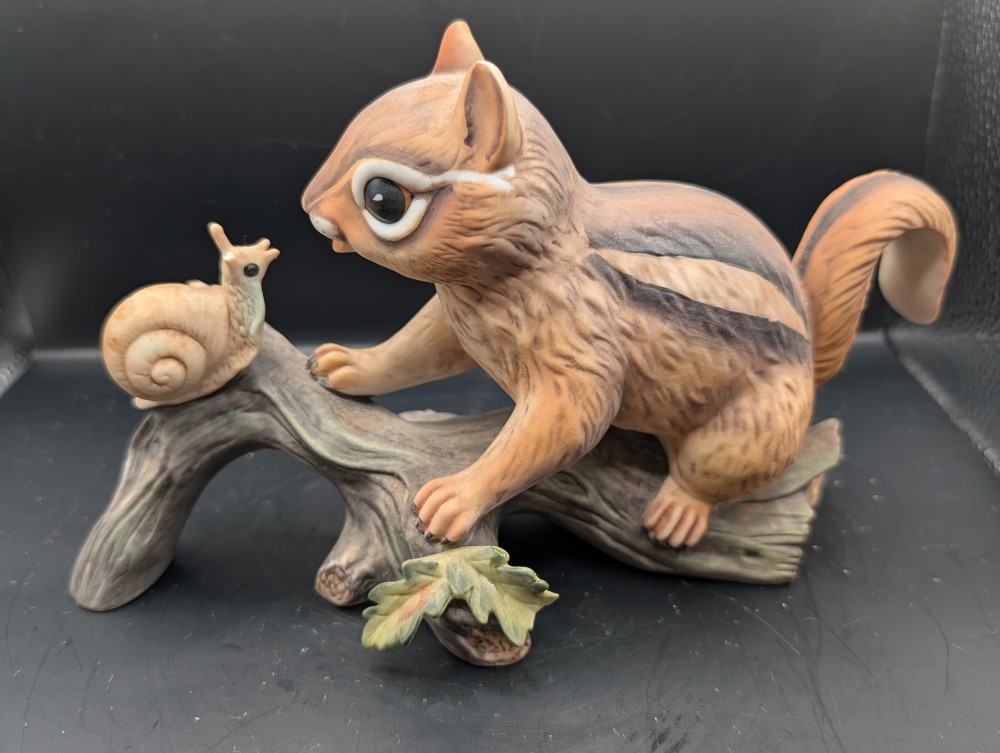 Homco as-is porcelain chipmunk figurine