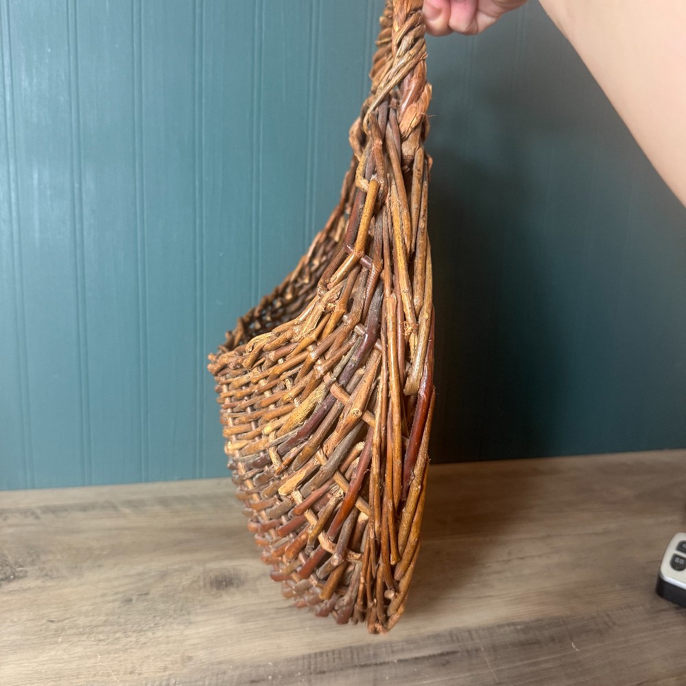 Willow Wall Pocket Basket, Twisted Handle
