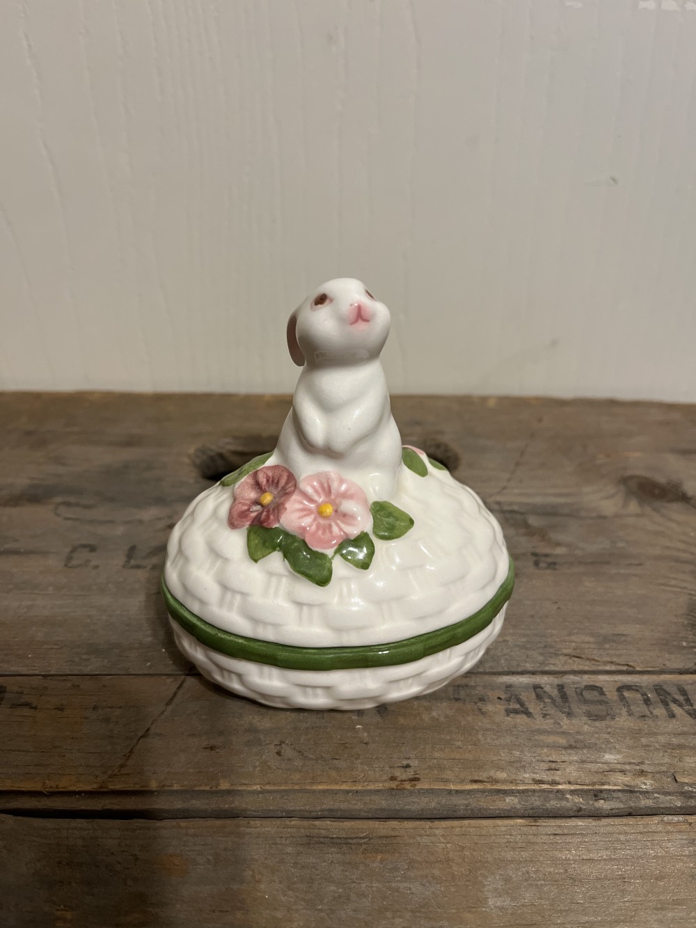 Vtg Avon/Weiss bunny trinket dish