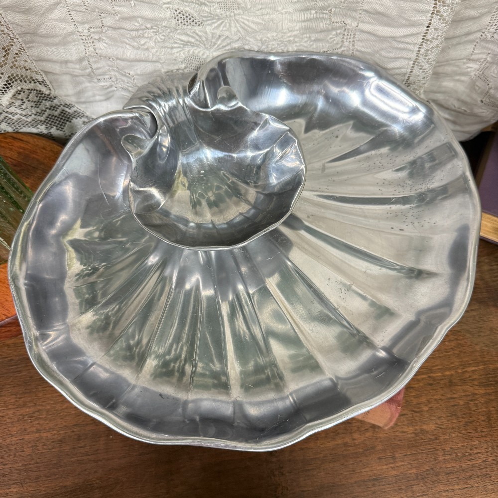 Vintage Wilton Armetale Shell Chip & Dip Tray | Ruffled Clam Shell Platter | Made in USA