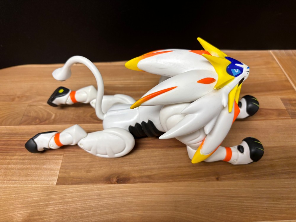 Pokémon Solgaleo Legendary Figure 2017 TOMY 9 Inch