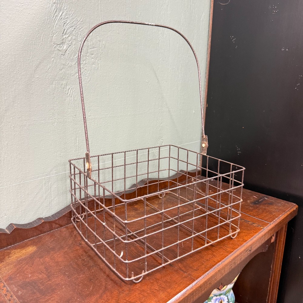 Wire Basket with Swing Handle