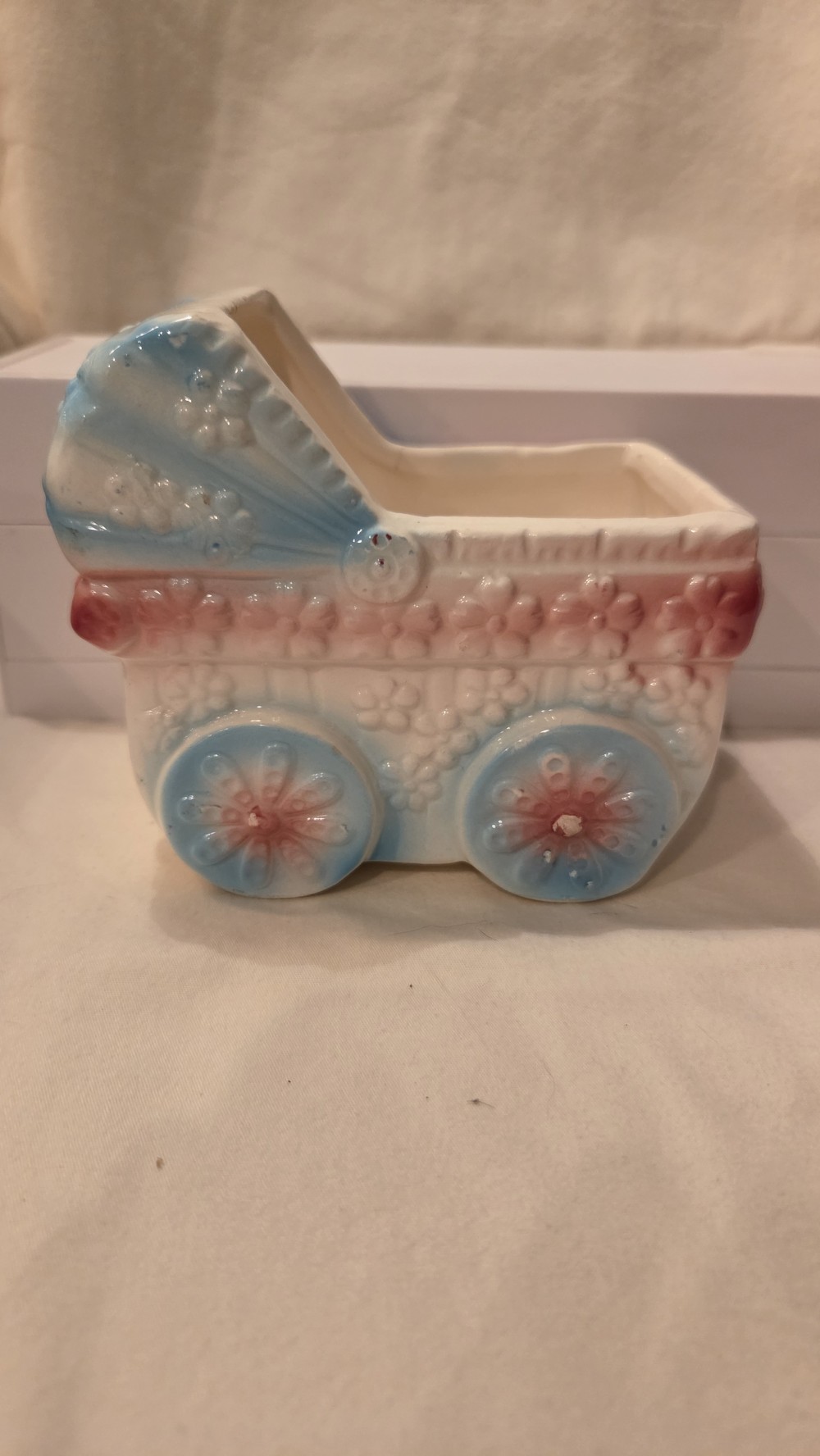DO-1725 ceramic baby buggy planter