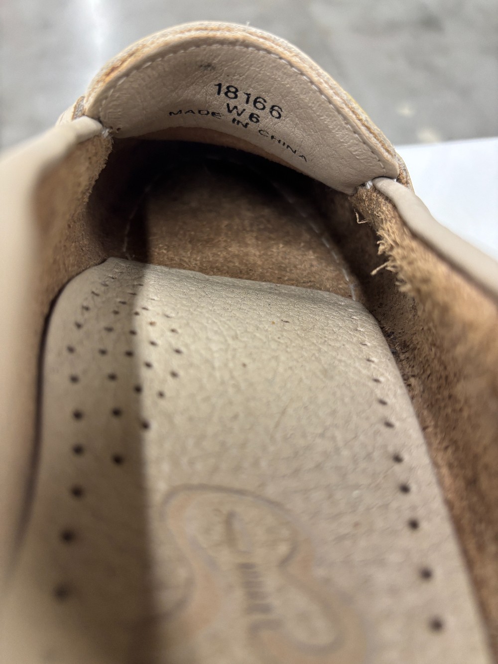 Shoes Seabowld leather light taupe tassel boat 6W runs narrow