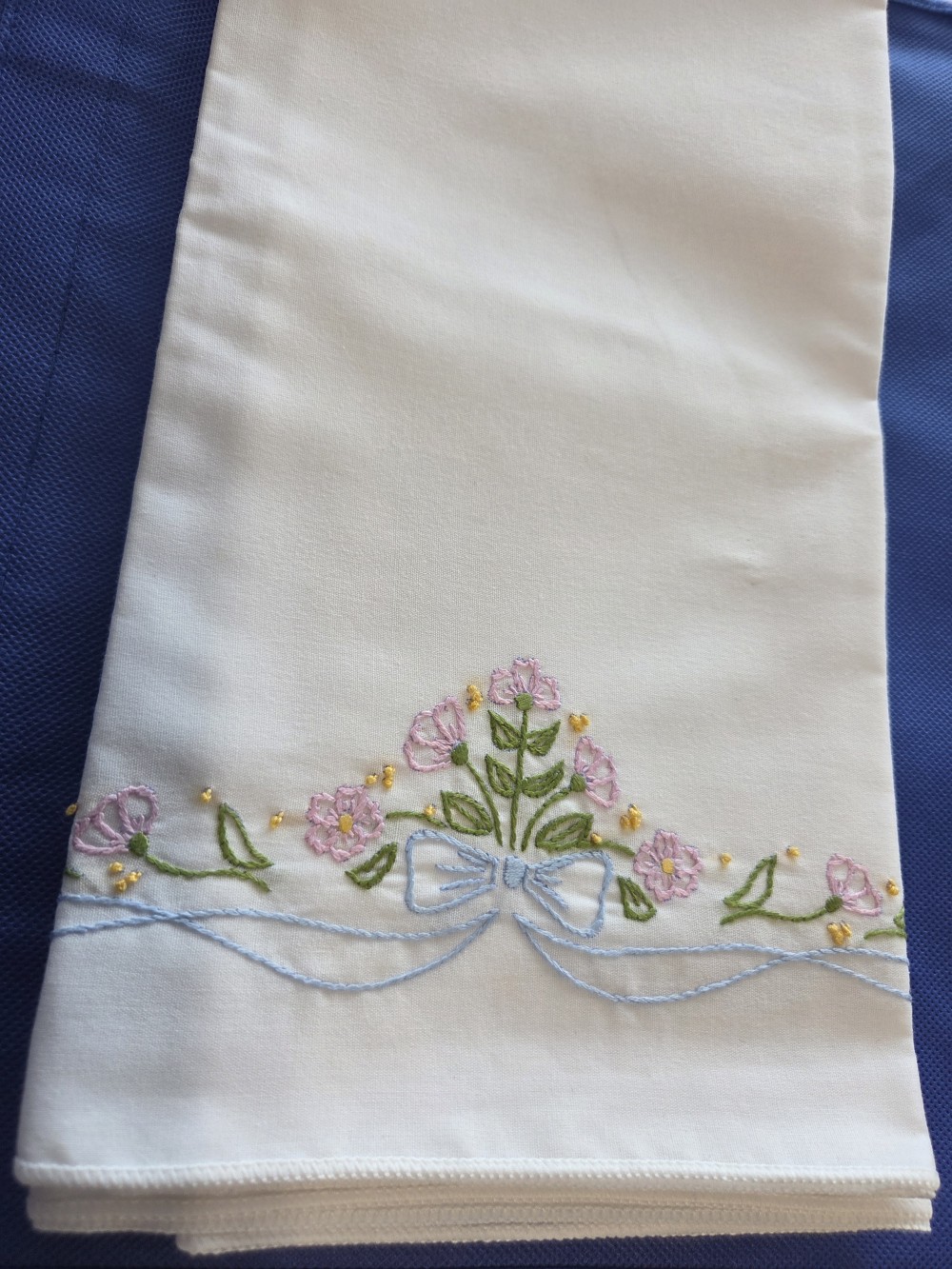 LN-1655 pair white pillowcases pink flowers