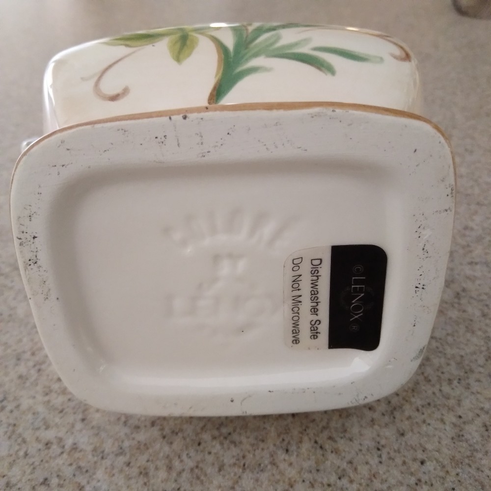 Colore by Lenox Covered Sugar Bowl