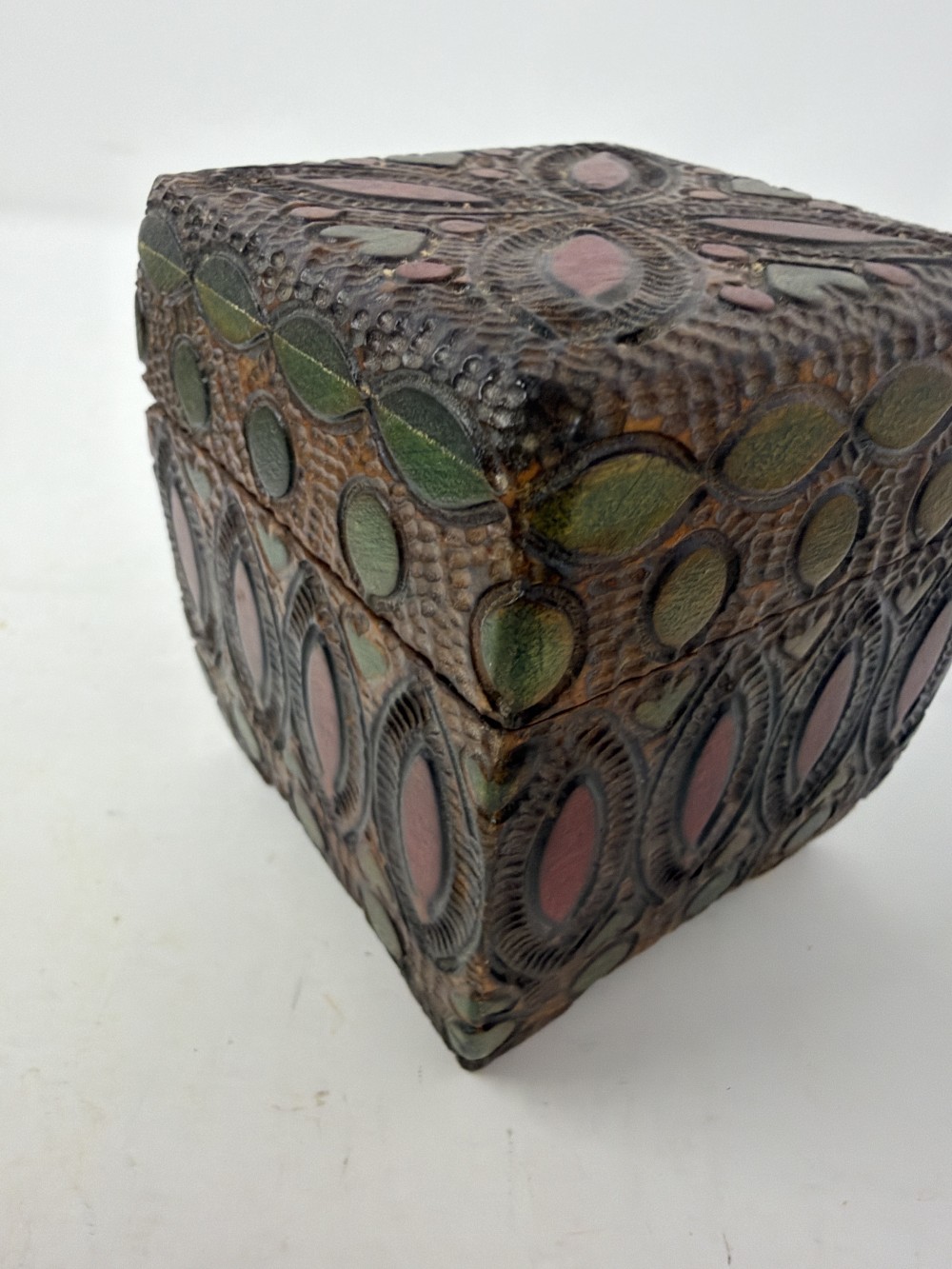 Vtg Hand-Carved Wooden Trinket Box