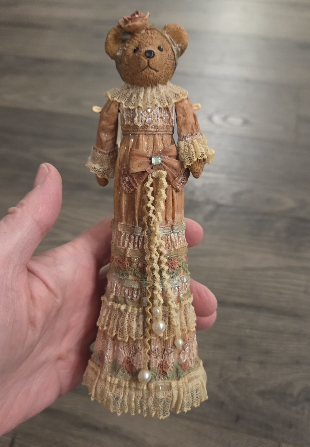 VTG Victorian Style Bear Figurine/Ornament