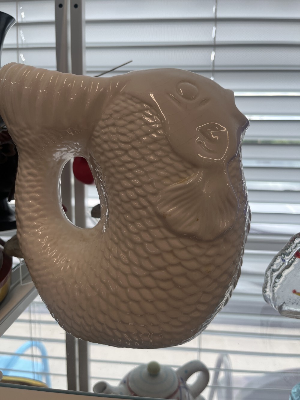 Vtg ceramic fish shaped vase/jug