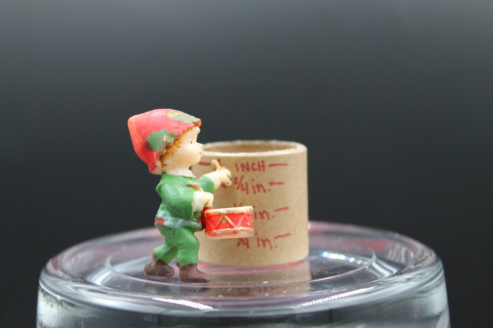 Vtg 1970s miniature hard plastic little drummer boy figurine