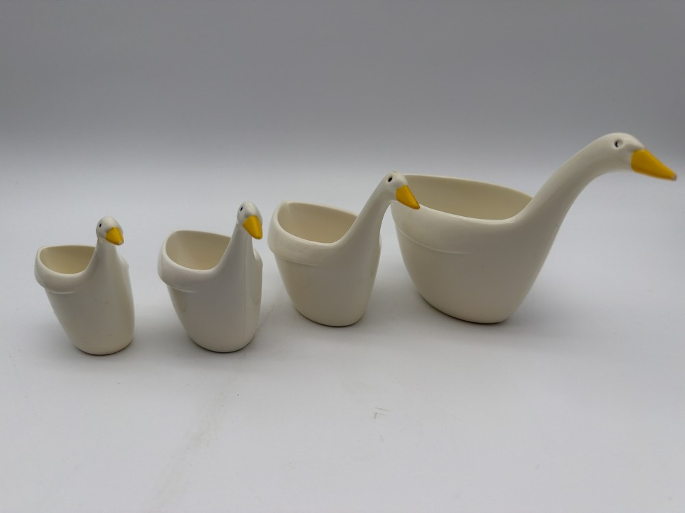 Vintage Nesting Goose Measuring Cups – Set of Four