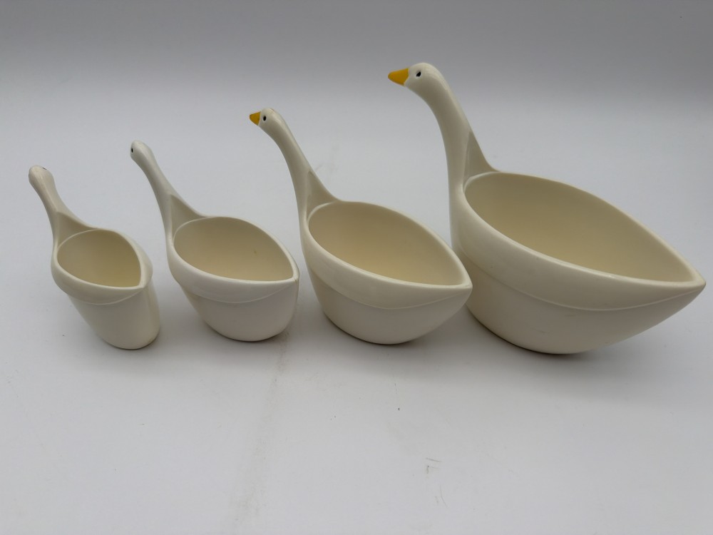 Vintage Nesting Goose Measuring Cups – Set of Four