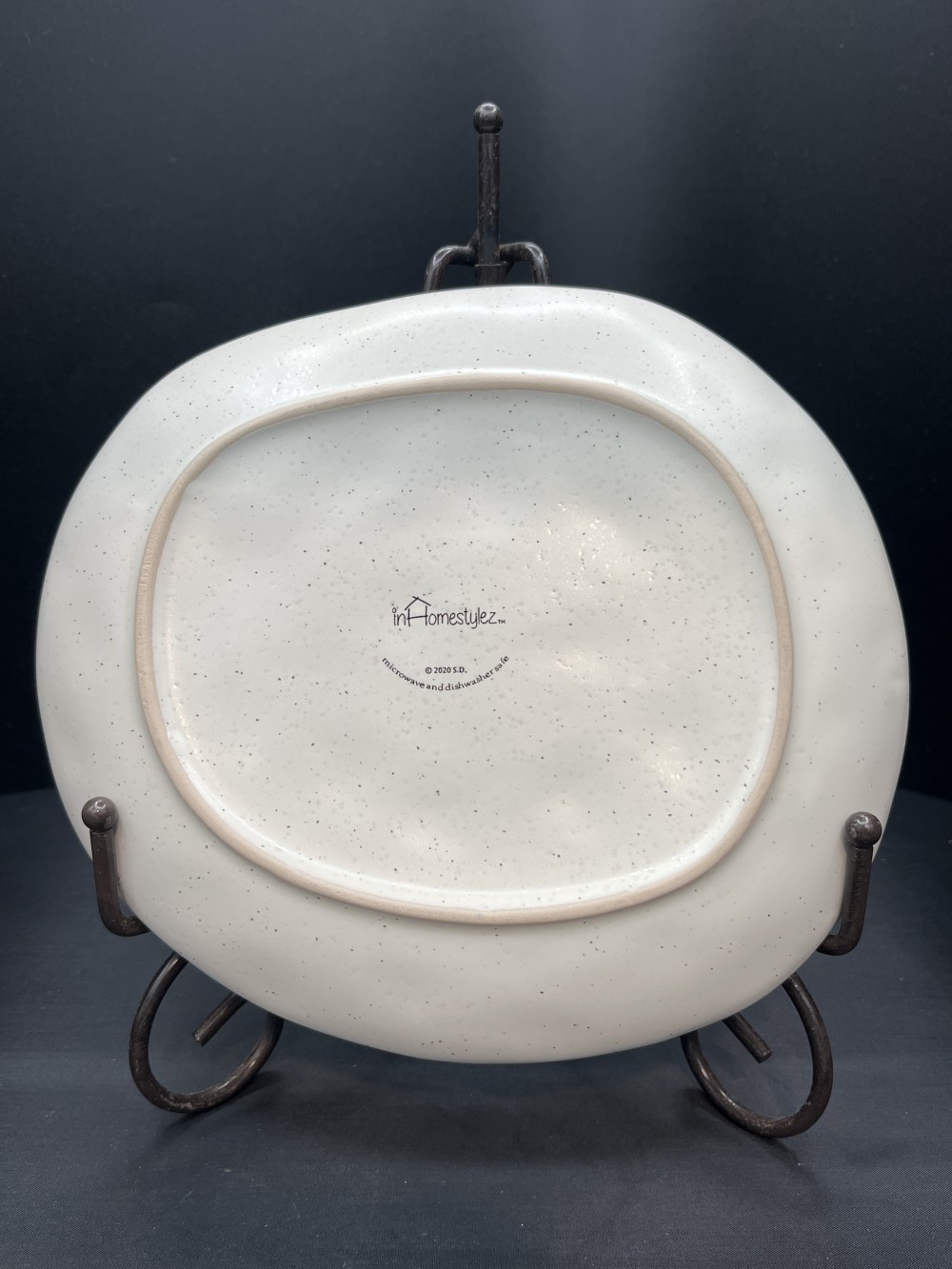 In Homestylez Jack-o-lantern plate