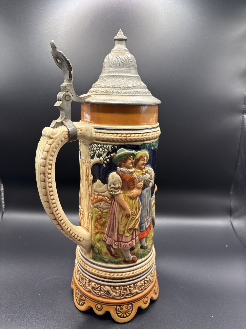 German Style Relief Beer Stein With Hinged Lid 1/2 L ~11.5 in H