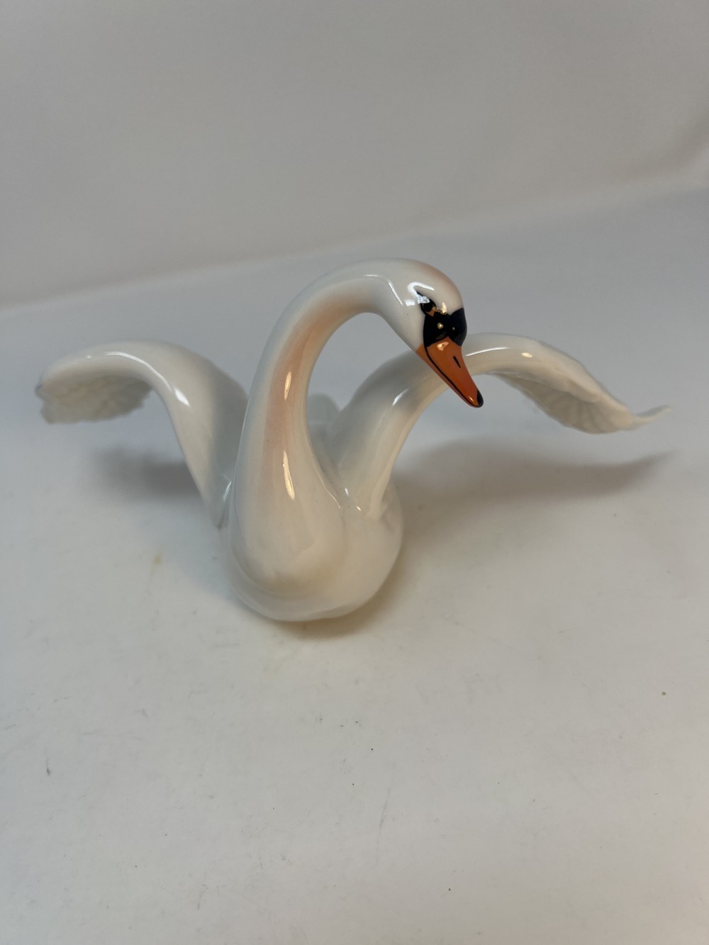 Vtg Enesco Porcelain Swan