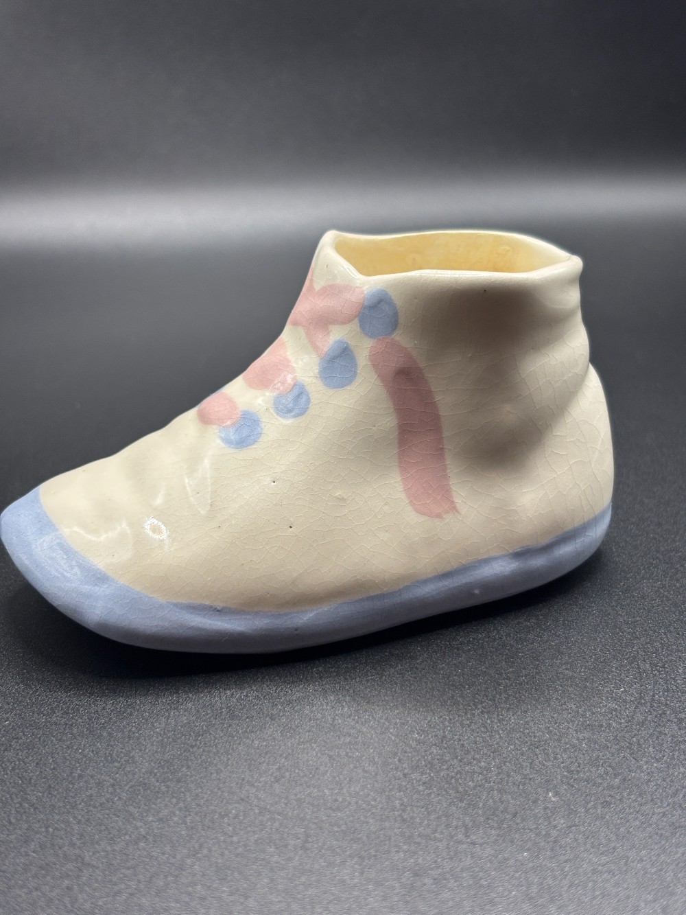Planter ceramic off white baby shoe w/pink & blue laces