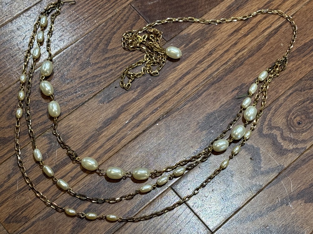 Vintage Belt - Pearl and Gold Chain Jewelry