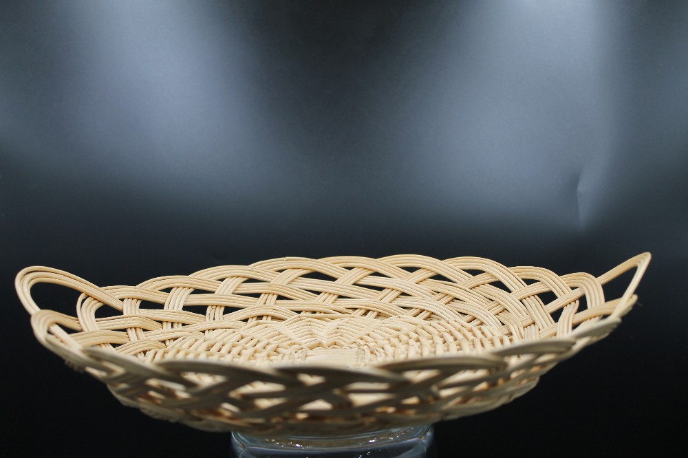 Shallow basket light tan with handles