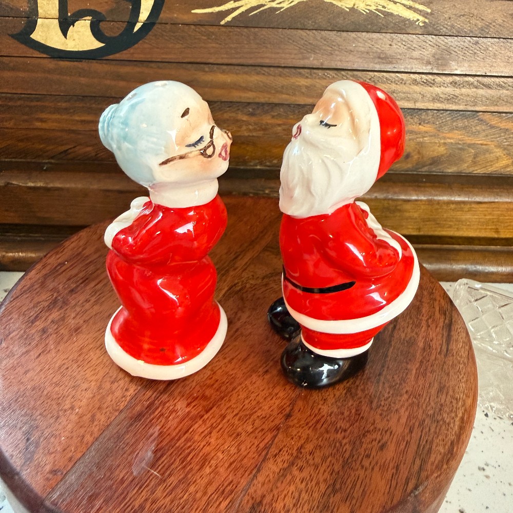 Kissing Santa and Mrs. Claus Salt and Pepper Shakers - DANA