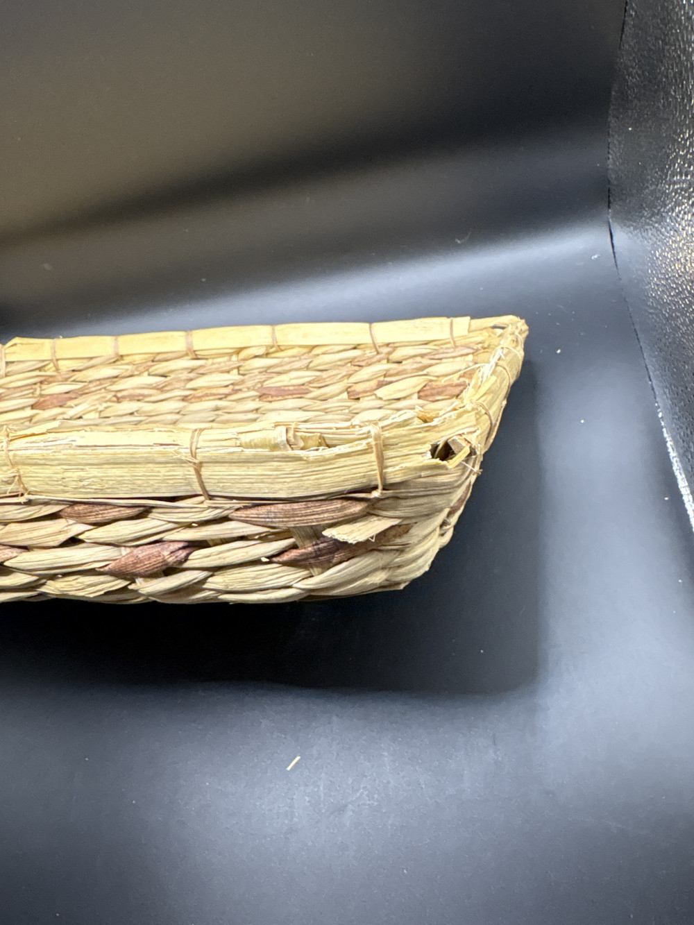 Anchor Hocking 8 x 11 Dish with Wicker Basket - 8 x 11.5 x 2 in - AS IS