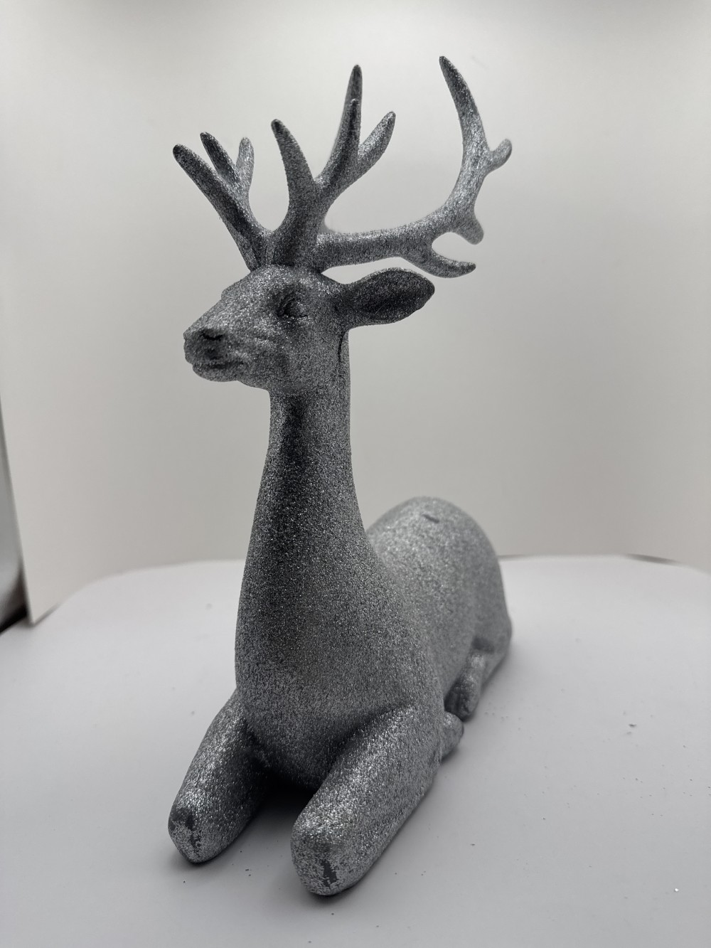 SILVER GLITTER DEER, RESTING