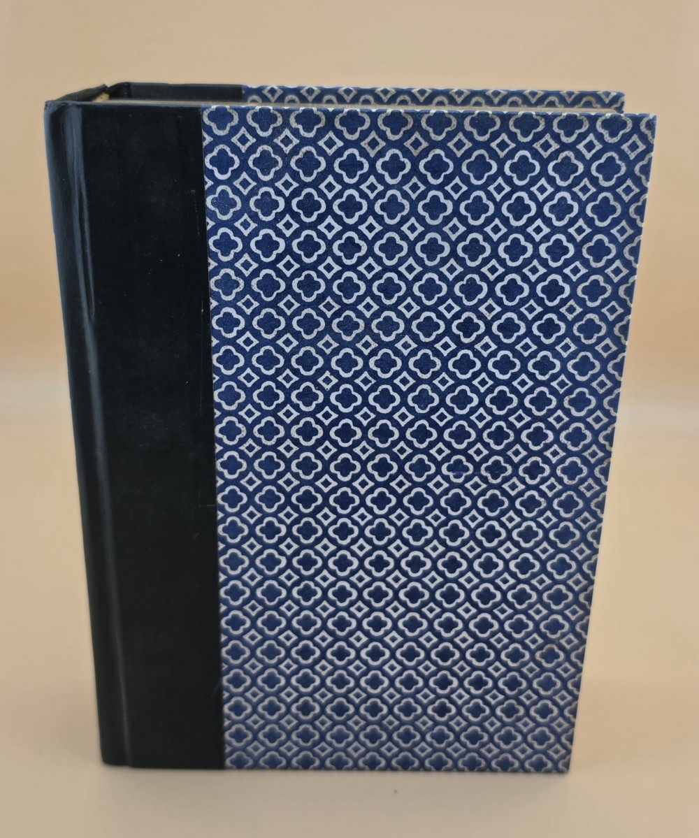 1982 Readers Digest Book Blue and White