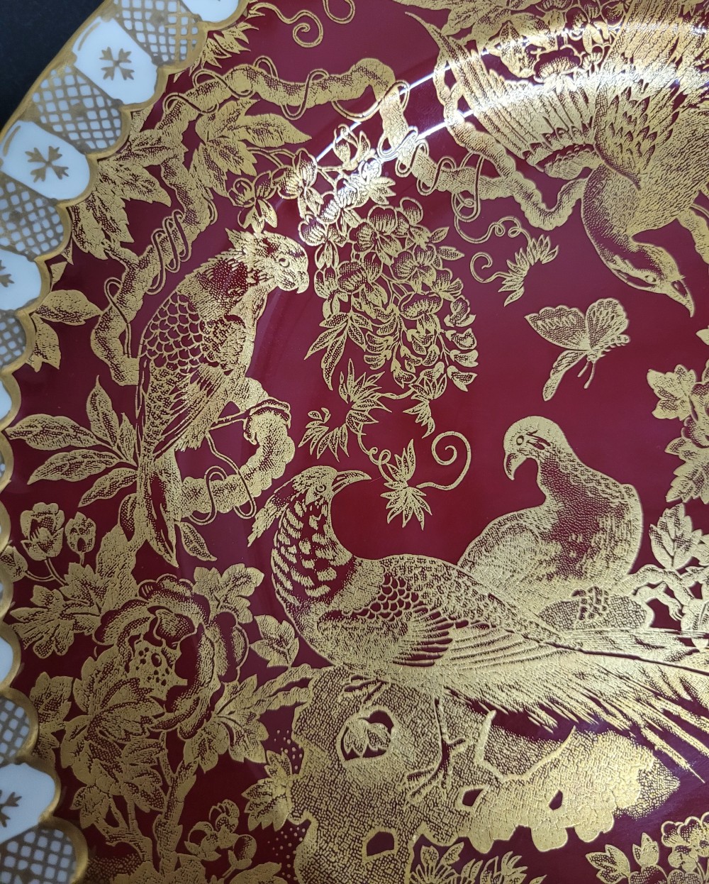 VTG 1974 Royal Crown Derby Paradise Maroon plate