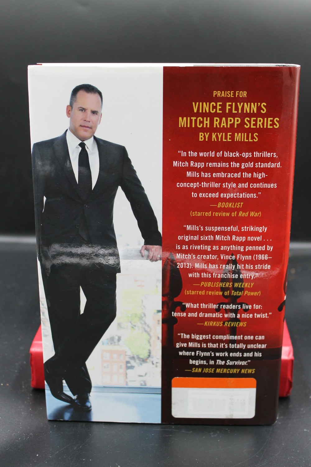 Hardcover ENEMY AT THE GATES by Vince Flynn