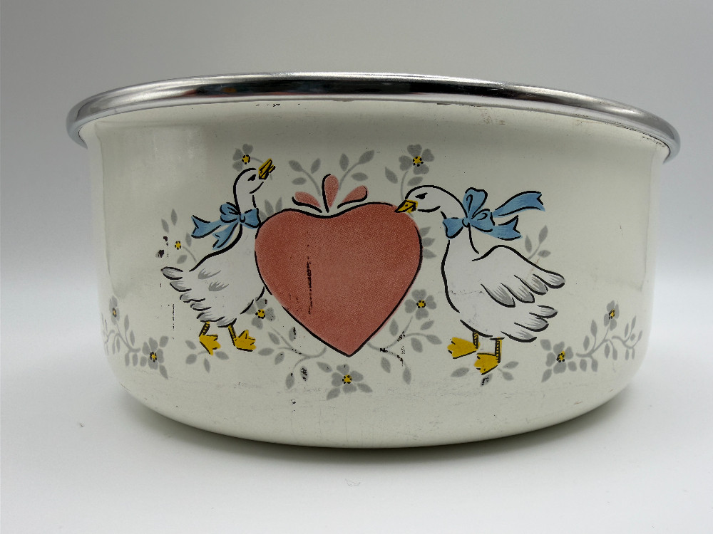 Vintage 1980s Country Geese Porcelain Enamelware Bowl – Heart & Blue Bows