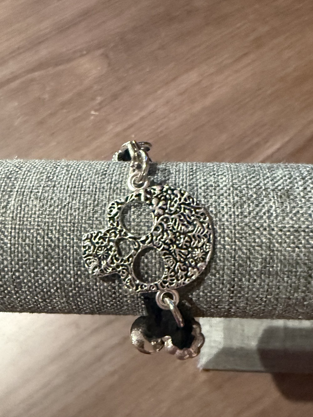 Bracelet - Silver skull Black leather bead accents