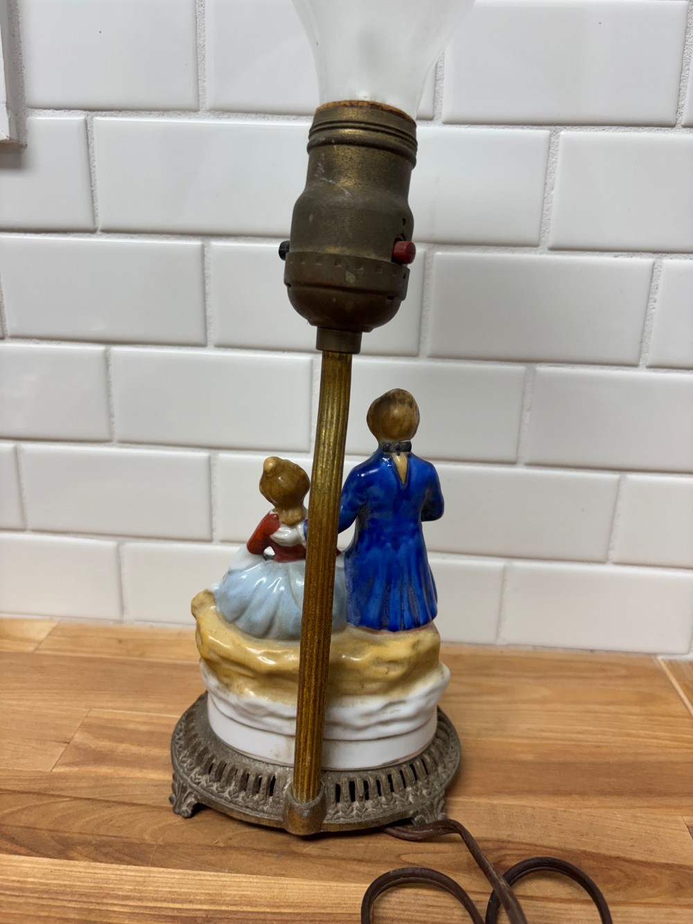 Lamp Vintage Porcelain Courting Couple Figurine Boudoir Table Lamp Working