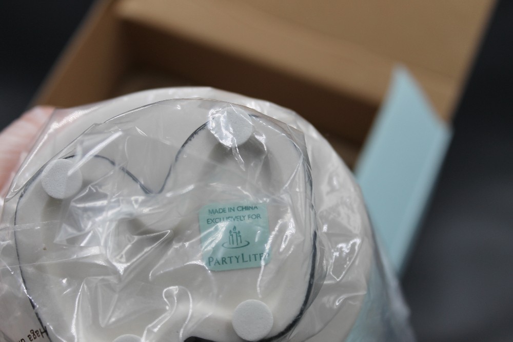 NIB PartyLite Jolly Santa reed diffuser holder
