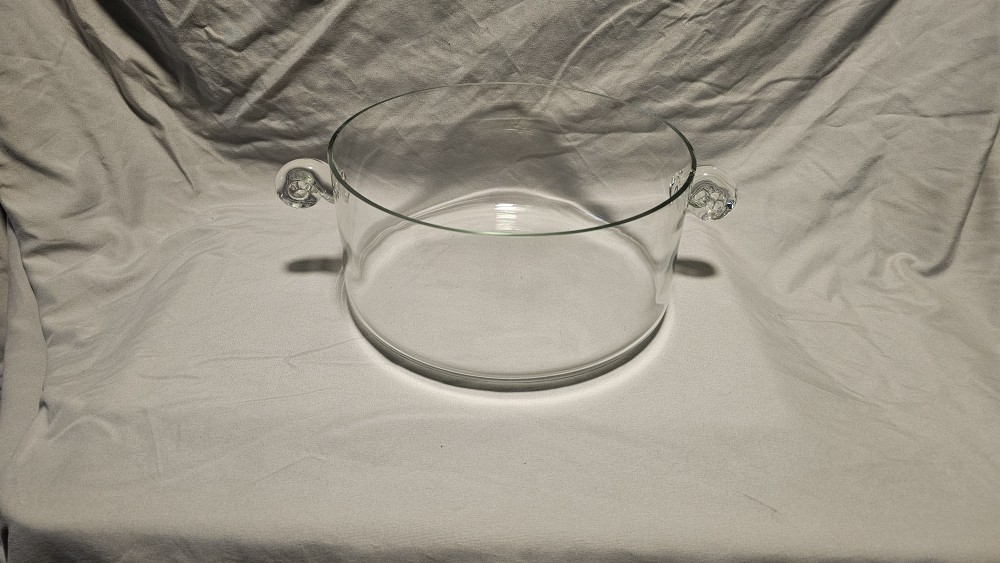 Glass serving Bowl w/handles