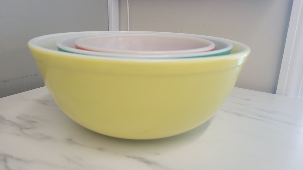 Vintage Pyrex Mixing Bowls