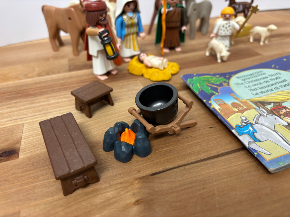 Vintage 1999 Playmobil Christmas Nativity Set Figures Animals Accessories Story Booklet
