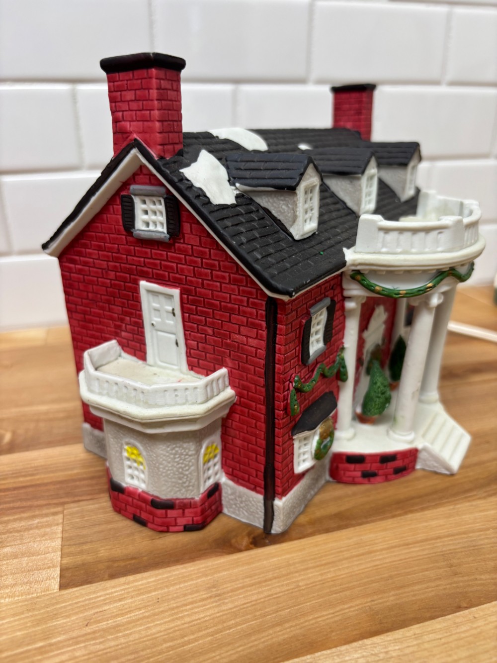 Lemax Dickensvale The White House Lighted Porcelain Building 1993