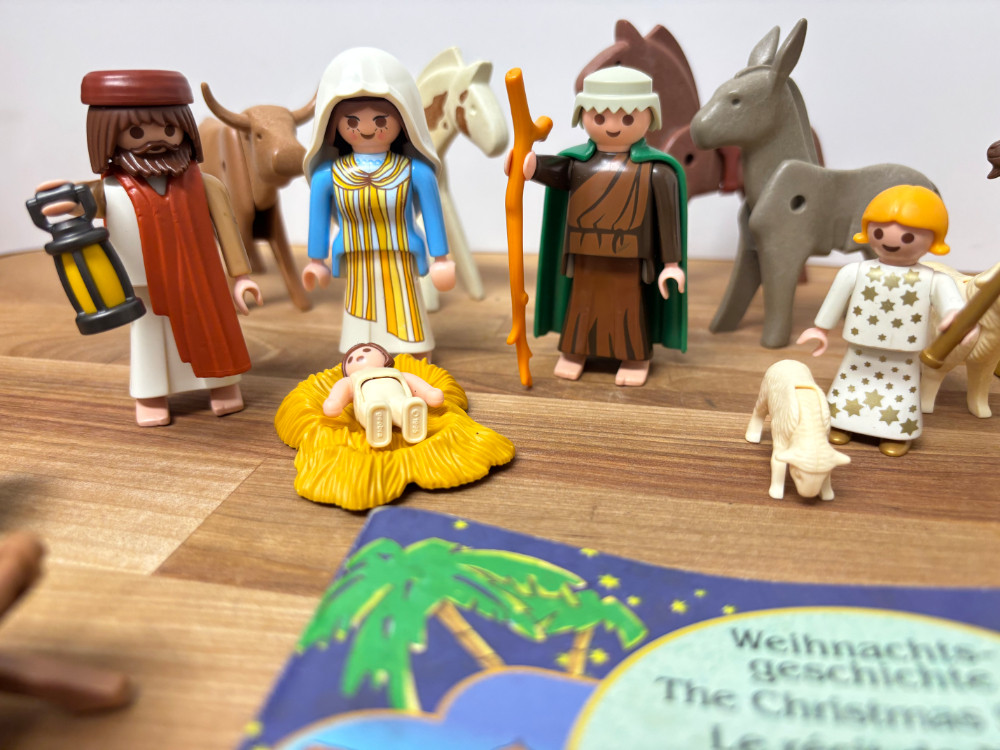 Vintage 1999 Playmobil Christmas Nativity Set Figures Animals Accessories Story Booklet
