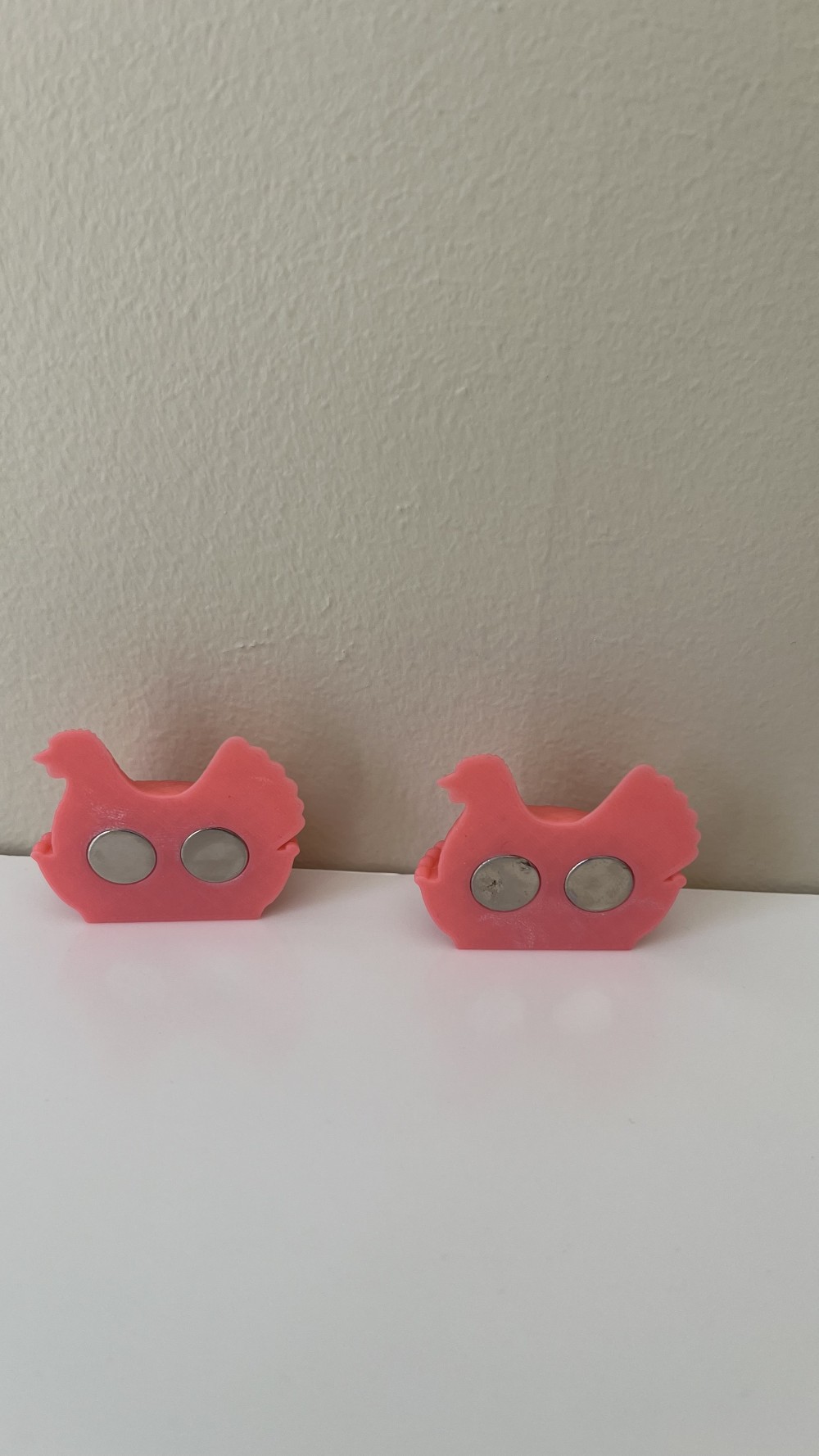 Plastic PINK “Hen on Nest” Frig Magnet