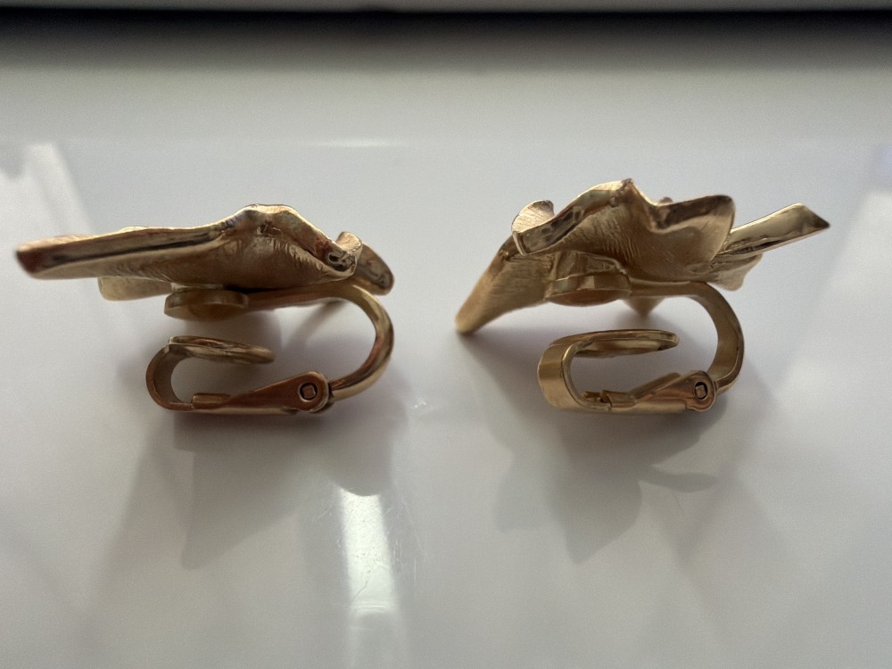 Vintage Trifari Gold Tone Leaf Clip-On Earrings