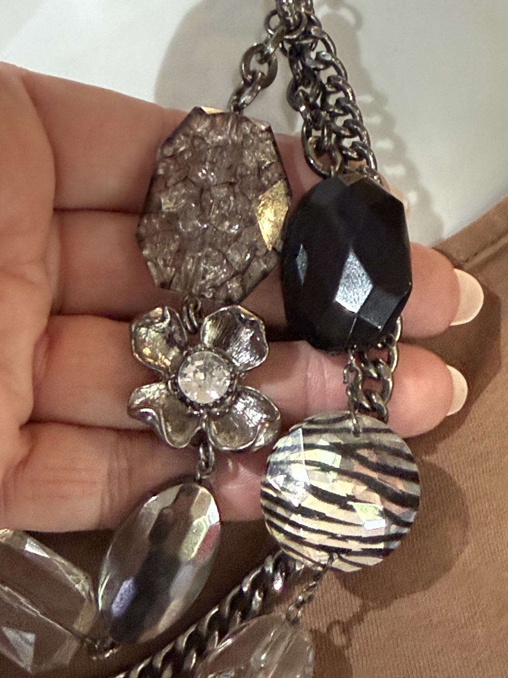 Necklace Chunky Blk & Zebra Bead Gunmetal Multi Strand