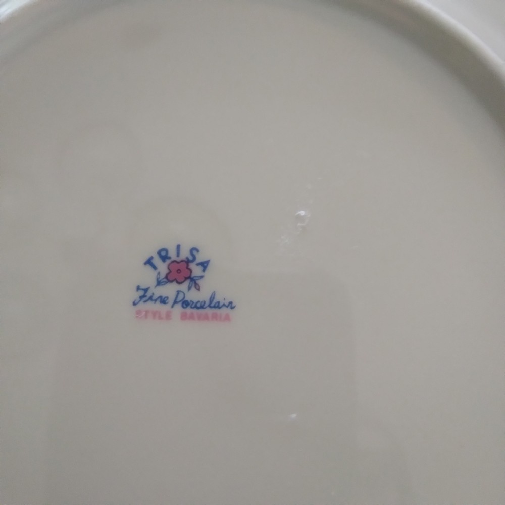 Trisa Fine Porcelain Bavaria Cats & Dog Plate