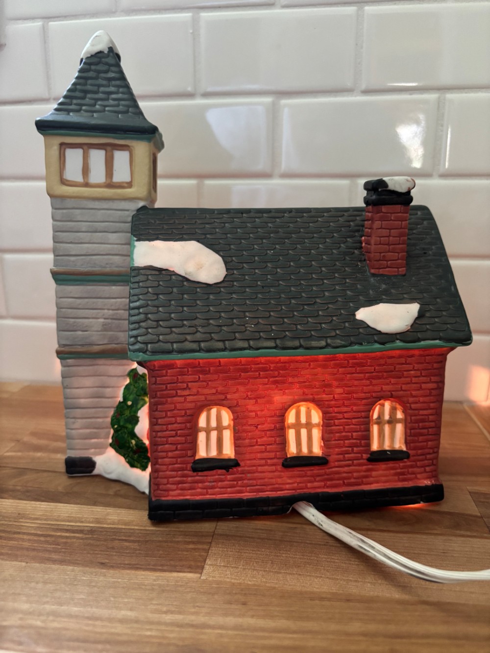 Dickens Keepsake Fire Station Lighted Christmas Village House O'Well Novelty 1994