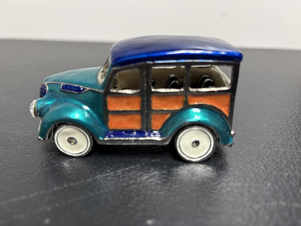 Woody Jeweled Hinged Trinket Box by Art Form As-is