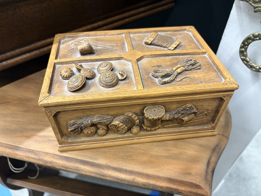 Vtg WASA Scissors Salesman German Resin Sewing Theme Trinket Box