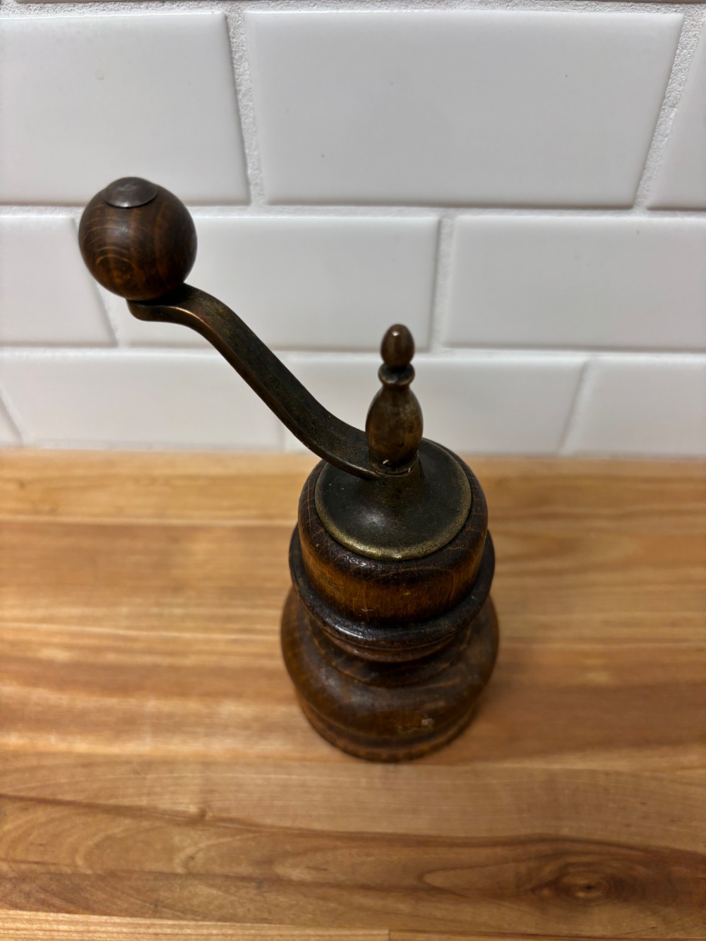 Wooden Pepper Mill Hand Crank Grinder Rustic Primitive Kitchen Decor