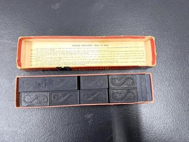 Spears England Colored Dots Dominoes For Children That Couldn't Count