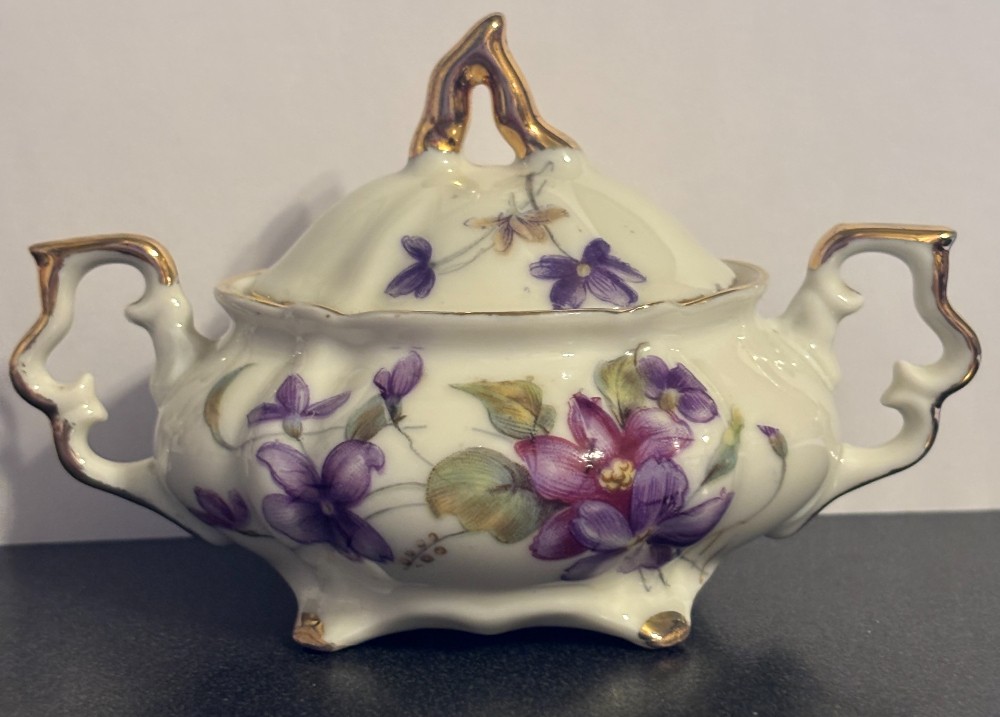 Porcelain ribbed white w/violets & gold trim sugar bowl & lid