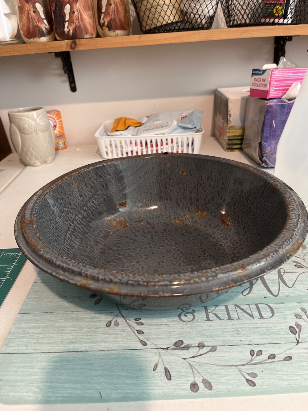 Vtg Grey Graniteware Basin (rusty)
